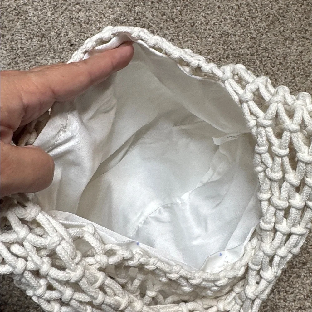 Mini Mesh Crochet Beach Tote Boho Bag in White - Picture 8 of 9